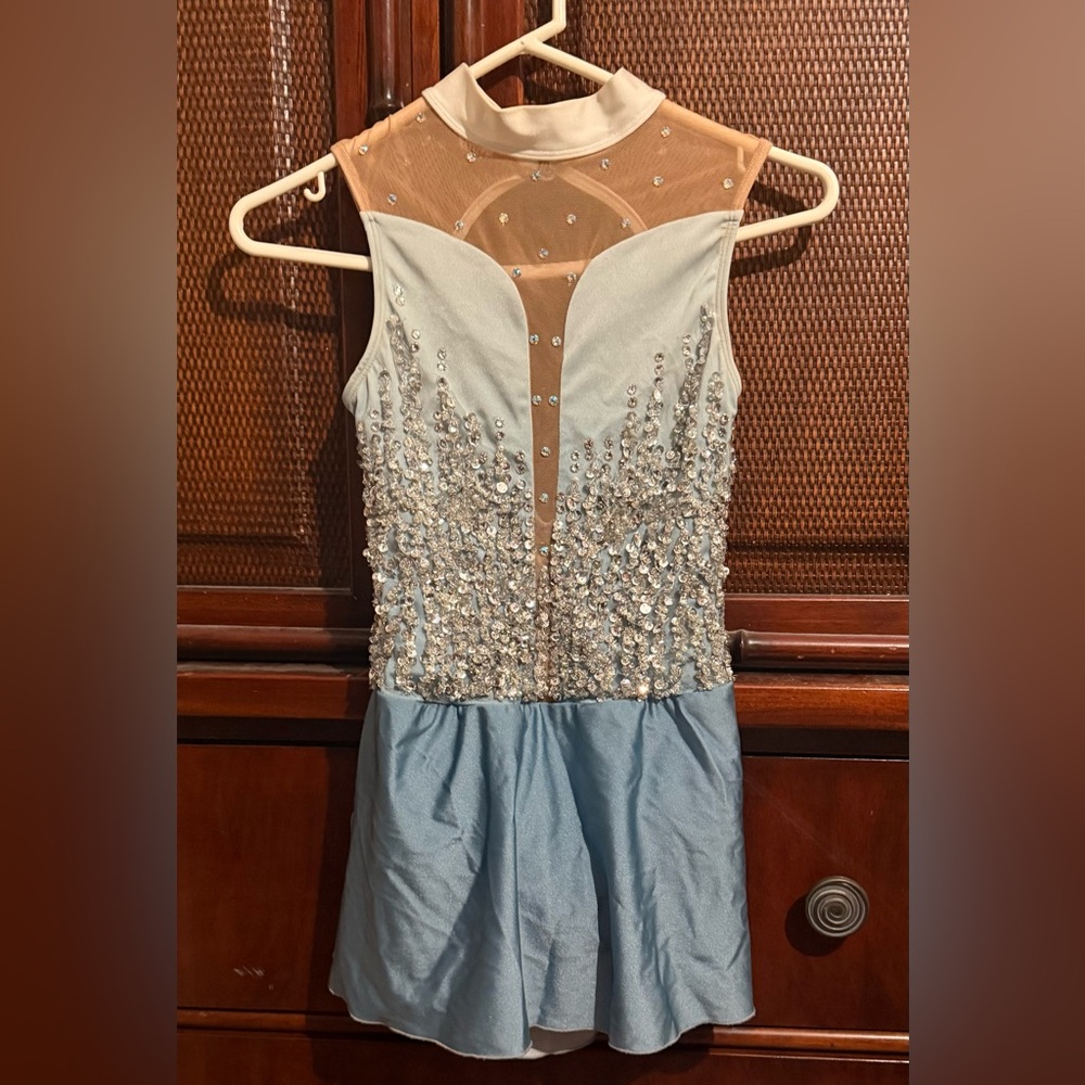 Elegant Blue and White Sleeveless Dress
